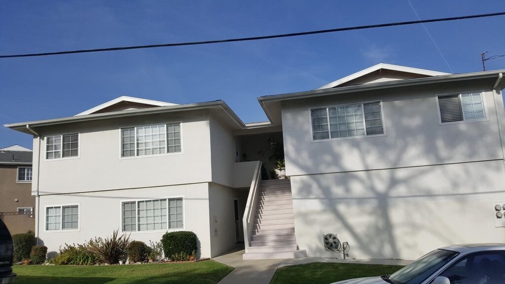 26125 Cayuga Ave in Lomita, CA - Building Photo