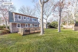 10 Anderson Rd in Hampton Bays, NY - Building Photo - Building Photo