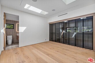 2501 Banyan Dr in Los Angeles, CA - Building Photo - Building Photo