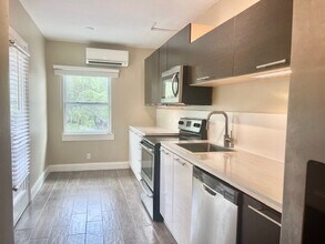 1625 NE 3rd Ct, Unit 3 in Fort Lauderdale, FL - Building Photo - Building Photo
