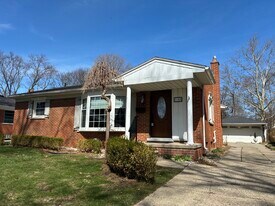 1655 Hazel St in Birmingham, MI - Building Photo