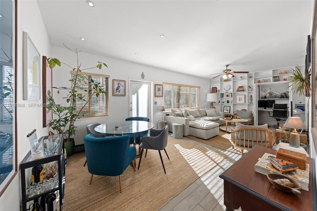 1120 Venetian Way in Miami Beach, FL - Building Photo