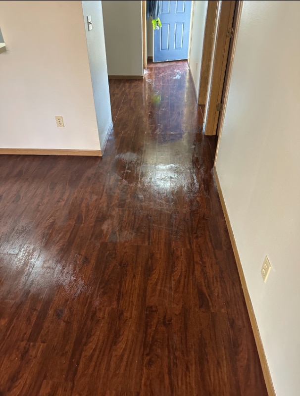 1098 Mace Rd in Osage Beach, MO - Foto de edificio - Building Photo