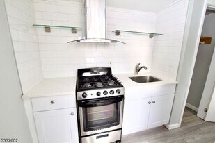 148 NJ-181 in Jefferson, NJ - Building Photo