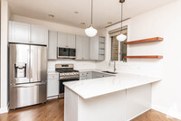 2014 W Augusta Blvd, Unit 1 in Chicago, IL - Building Photo - Building Photo