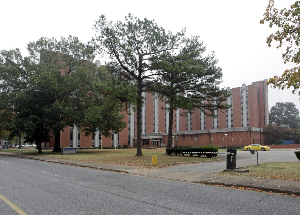 Richardson Towers in Memphis, TN - Building Photo