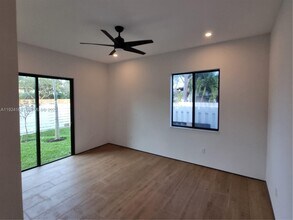 810 NE 14th Pl in Fort Lauderdale, FL - Building Photo - Building Photo