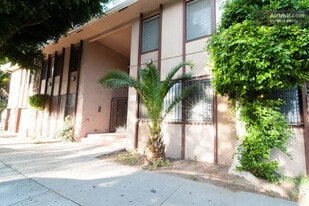 640 Elm, Unit 2 in Long Beach, CA - Building Photo