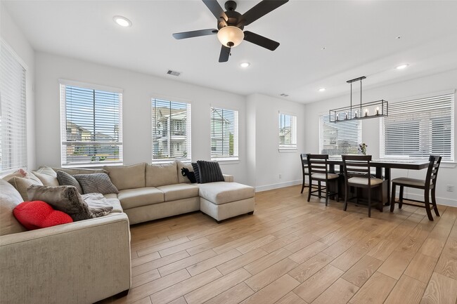 15162 Post Oak Fls Dr