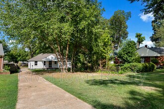 810 Indian Dr in Memphis, TN - Building Photo - Building Photo