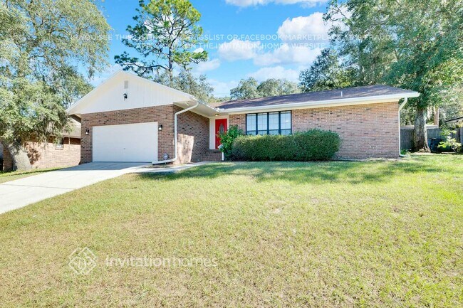 6241 Cranberry Ln E in Jacksonville, FL - Foto de edificio - Building Photo