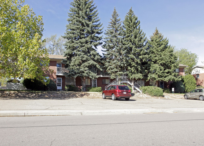 Santa Rosa Apartments in Colorado Springs, CO - Foto de edificio - Building Photo