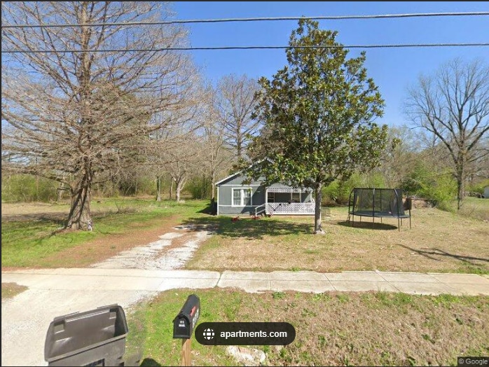 666 N 2nd St in Baldwyn, MS - Building Photo