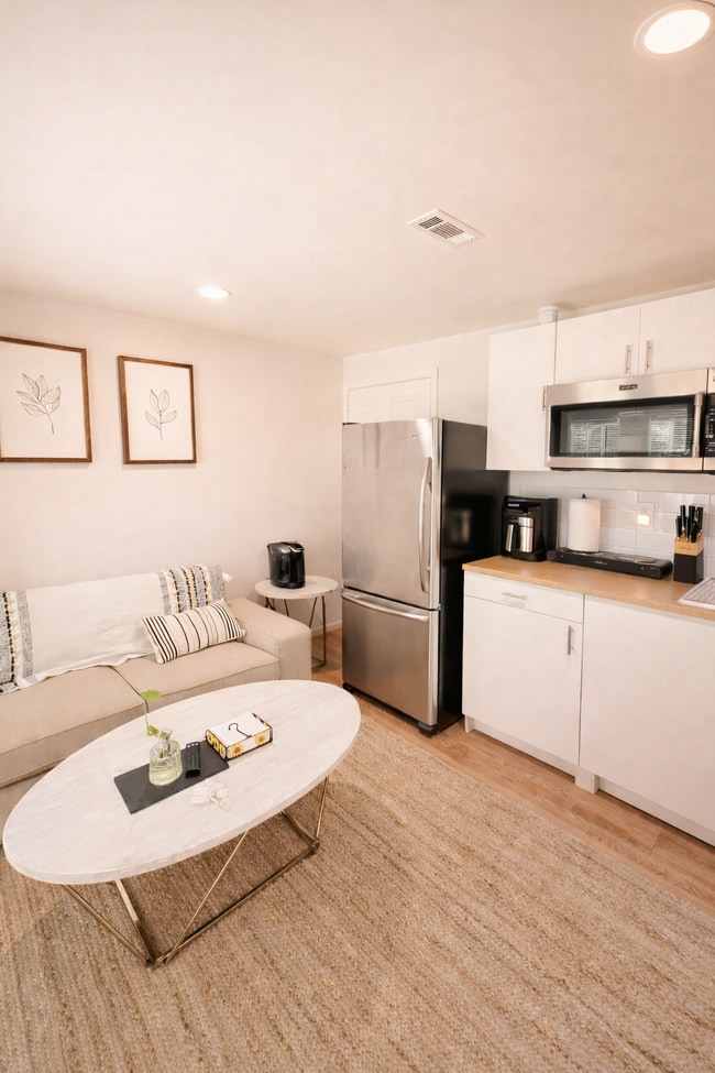 7209 Carriage Hill Dr, Unit Lower Level in Laurel, MD - Foto de edificio - Building Photo