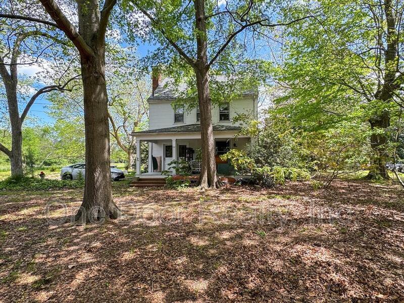 727 Richmond Rd in Williamsburg, VA - Foto de edificio