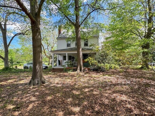 property at 727 Richmond Rd