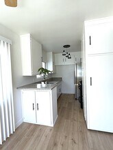 7125 Hawthorn Ave in Los Angeles, CA - Building Photo - Building Photo