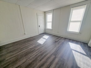 1601 Liberty St, Unit FrontUp in Erie, PA - Foto de edificio - Building Photo