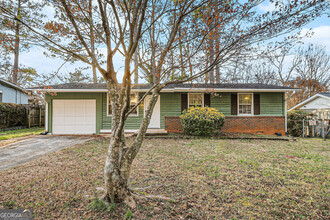 828 Verona Dr in Clarkston, GA - Building Photo - Building Photo