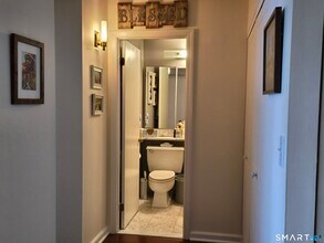 1 Strawberry Hill Ave in Stamford, CT - Building Photo - Building Photo