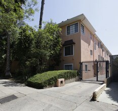 Hayworth Courtyard Apartments – West Holly... in Los Angeles, CA - Building Photo - Building Photo