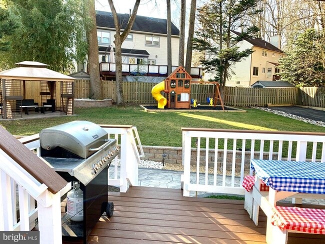 property at 2918 Glenvale Dr