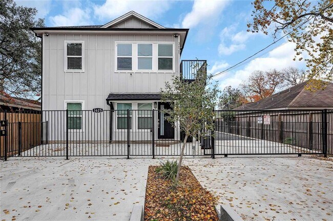 property at 3625 Lydia St