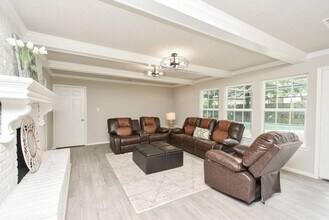 1723 Big Horn Dr in Houston, TX - Foto de edificio - Building Photo