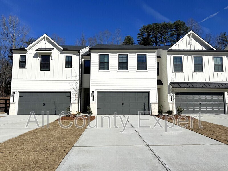 7289 Mulberry St in Flowery Branch, GA - Building Photo