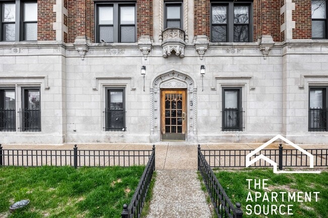 948 W Cuyler Ave, Unit 314 in Chicago, IL - Building Photo - Building Photo