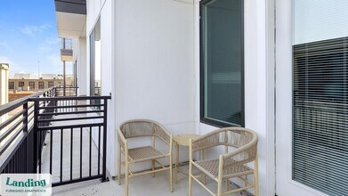 400 Crawford St in Fort Worth, TX - Foto de edificio - Building Photo