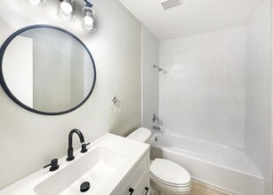 883 Calle De Verde in San Jose, CA - Building Photo - Building Photo