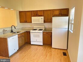 16150 Taconic Cir in Montclair, VA - Building Photo