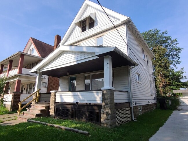 3170 W 111th St in Cleveland, OH - Building Photo - Building Photo