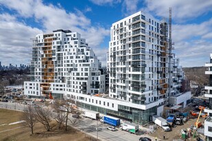 Queen & Ashbridge in Toronto, ON - Building Photo