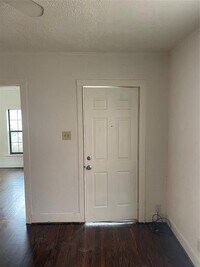 3321 Sampson St photo'