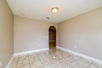 201 Chadworth Dr in Kissimmee, FL - Building Photo - Building Photo
