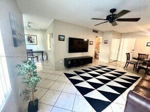 17560 Atlantic Blvd in Sunny Isles Beach, FL - Building Photo - Building Photo