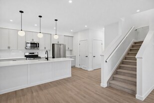 10320-10147 147 St NW in Edmonton, AB - Building Photo
