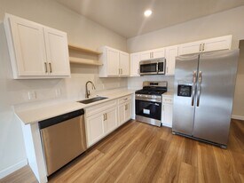 104 S Walnut St in Edmond, OK - Building Photo