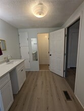 10014 Cedar Landing Dr in Baytown, TX - Building Photo - Building Photo