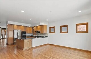 5662 W Berenice Ave in Chicago, IL - Building Photo