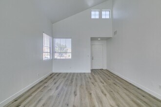 3340 Hillingdon Ct in Las Vegas, NV - Foto de edificio - Building Photo