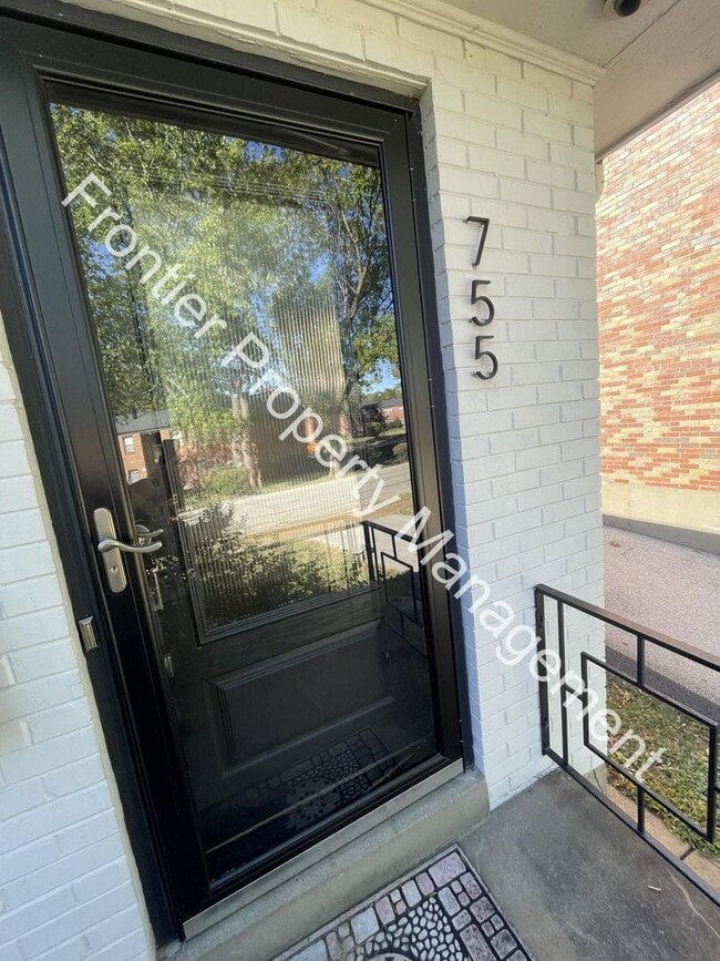 755 Lepere in St. Louis, MO - Building Photo - Building Photo