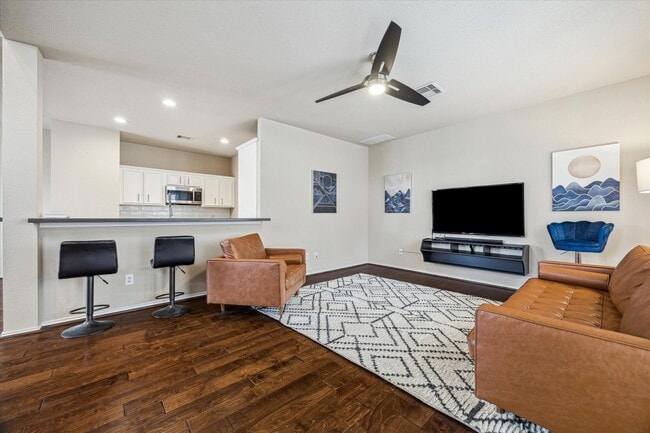 5239 Schuler St in Houston, TX - Building Photo - Building Photo