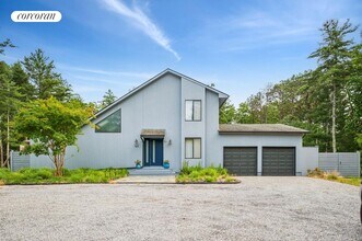 165 Swamp Rd in East Hampton, NY - Building Photo - Building Photo