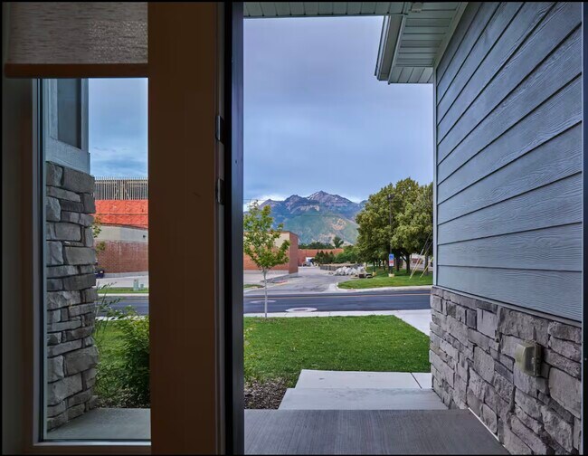 7252 S 1035 E in Midvale, UT - Building Photo - Building Photo