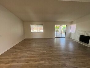 402 Oakwood Ct in Tehachapi, CA - Building Photo - Building Photo