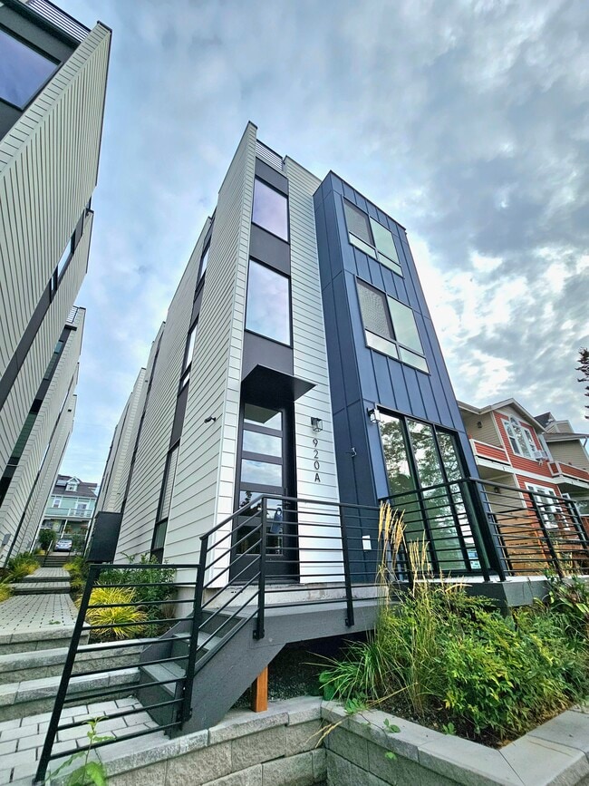 920 16th Ave in Seattle, WA - Building Photo - Building Photo
