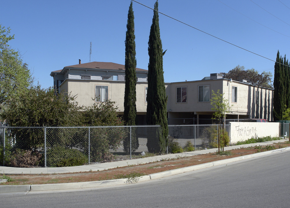 244 N Roosevelt Ave in Fresno, CA - Foto de edificio